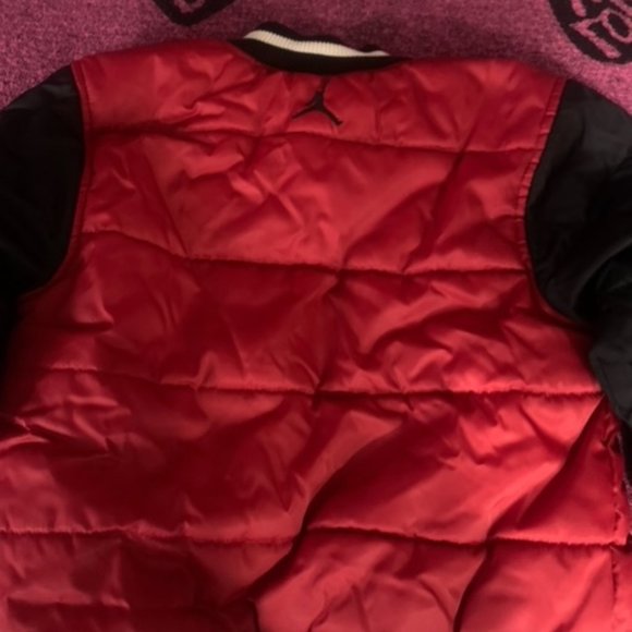 Red and black Jordan bomber jacket - Picture 4 of 6